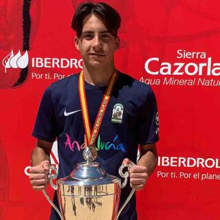 Johann Rosa Pinto se proclama Campeón de España de fútbol playa en categoría infantil