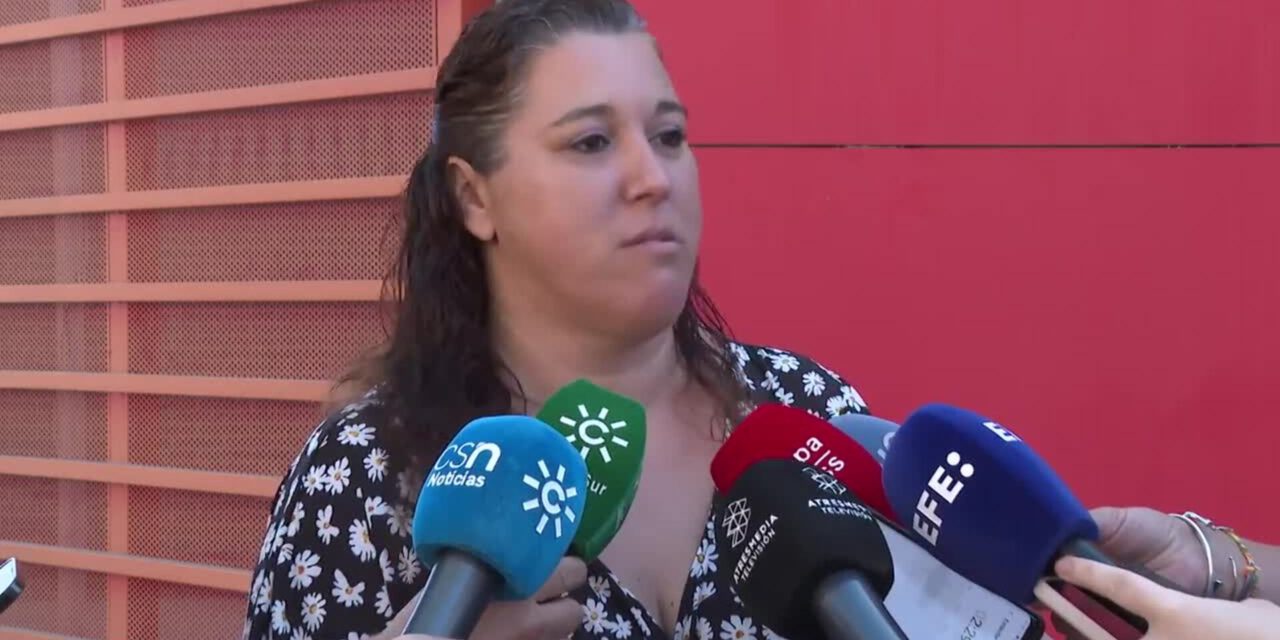 Devuelve la pensión perdida de una anciana en Sevilla: "No lo dudé. No era mío"