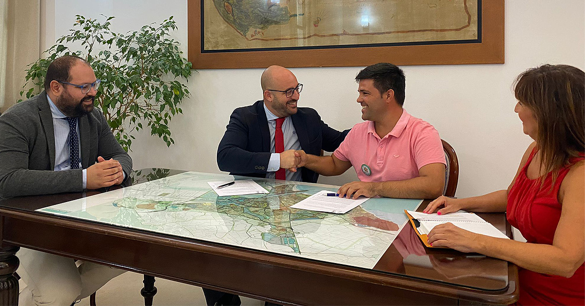 Ayuntamiento e Imeris aúnan fuerzas para mejorar el empleo en El Puerto