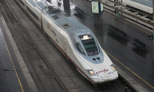 11 jóvenes de despedida de soltero en un AVE pagarán 7.676 euros por retrasar el tren