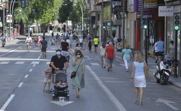 Andalucía contará con un 5,7% más de habitantes en 15 años, según el INE