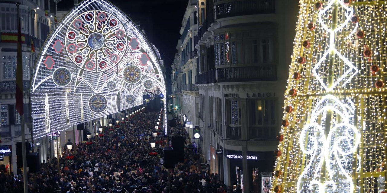 Los hosteleros prefieren reducir horas a retrasar la iluminación navideña