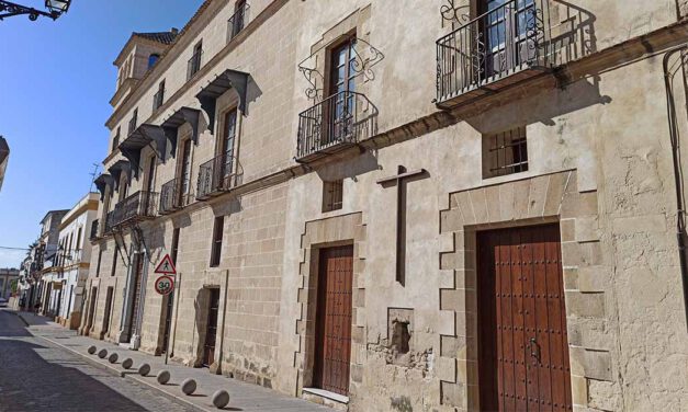 El uso público del Palacio de Villareal y Purullena continuará tras renovarse su cesión municipal