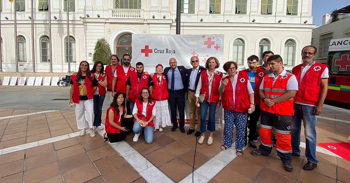 Día de la Banderita de Cruz Roja en la Plaza Isaac Peral, para celebrar la solidaridad de El Puerto