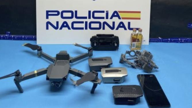 Le cae en su terraza un dron con droga y móviles con destino a la cárcel de Algeciras