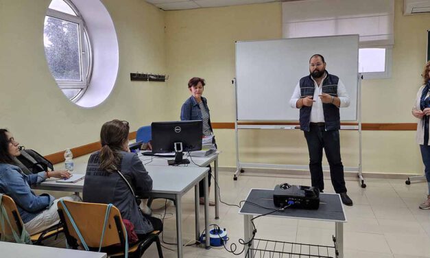 El curso "Atención Sociosanitaria a personas dependientes en domicilio" forma a 15 personas