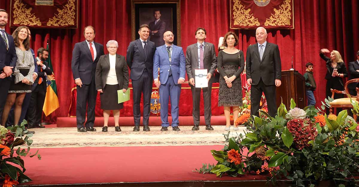 El Puerto entrega las Distinciones de la Ciudad 2022 en un Pleno Solemne en el Teatro Muñoz Seca