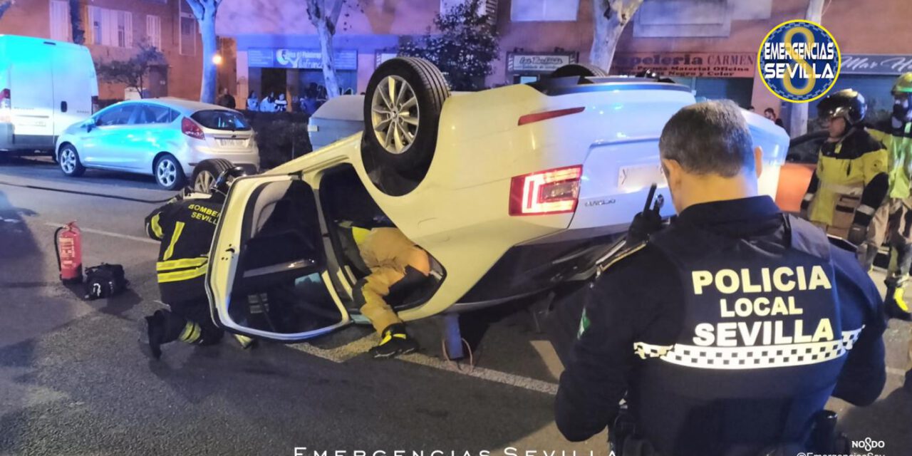 Espectacular vuelco de un conductor que triplicaba la tasa en Sevilla