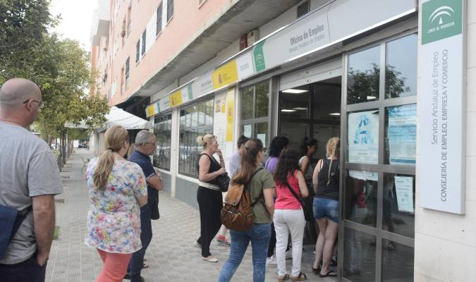 Andalucía lidera la subida del paro en enero con 21.048 desempleados más