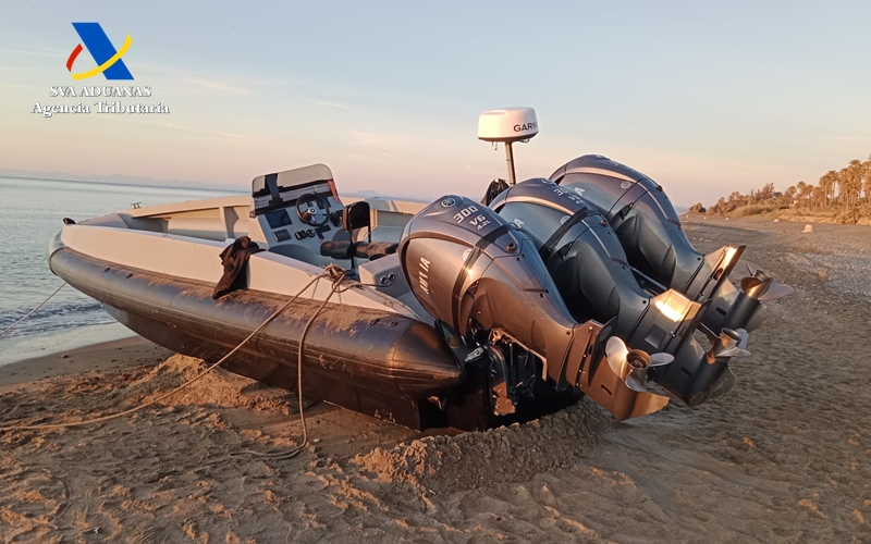 Dos persecuciones en el Estrecho arrojan tres detenidos y 846 kilos de hachís intervenidos