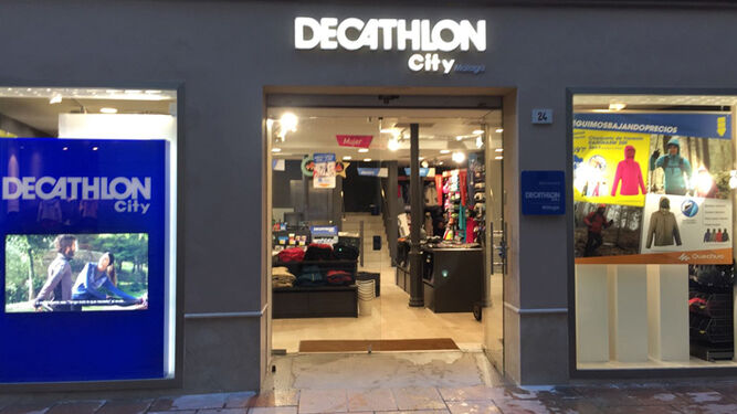 Denuncian a Decathlon ante Inspección de Trabajo por reacciones de la piel de empleados
