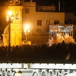 De la sobriedad del Silencio a las dos Esperanzas: Sevilla en Madrugá plena