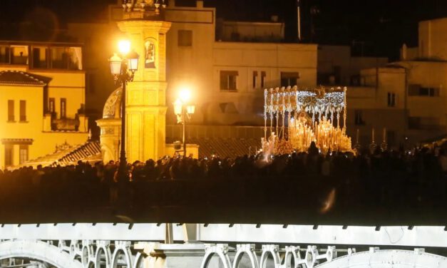 De la sobriedad del Silencio a las dos Esperanzas: Sevilla en Madrugá plena