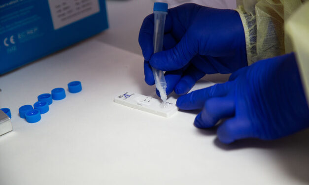 Andalucía registra casi 3.000 casos de covid y 27 muertes en la última semana