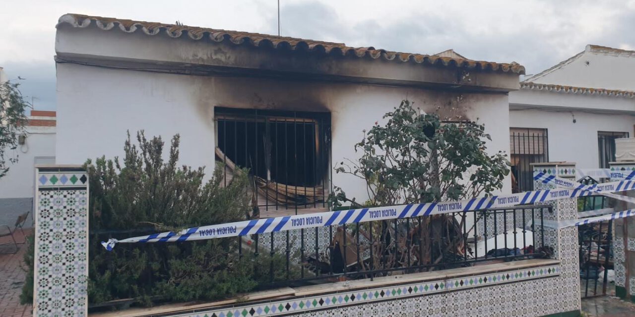 Entre enseres y basura: retiran la custodia de tres niñas a sus padres en Málaga