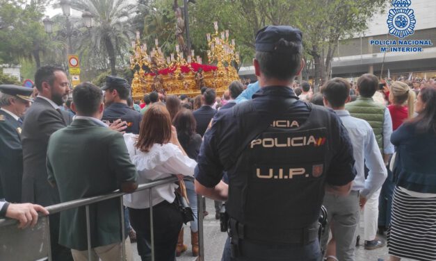 Una detenida en el centro de Sevilla por apuñalar a un hombre que le tiró del pelo