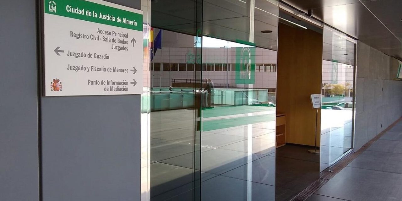 Rebajan en tres años la pena de condenado por violación grupal por ley sí es sí en Almería