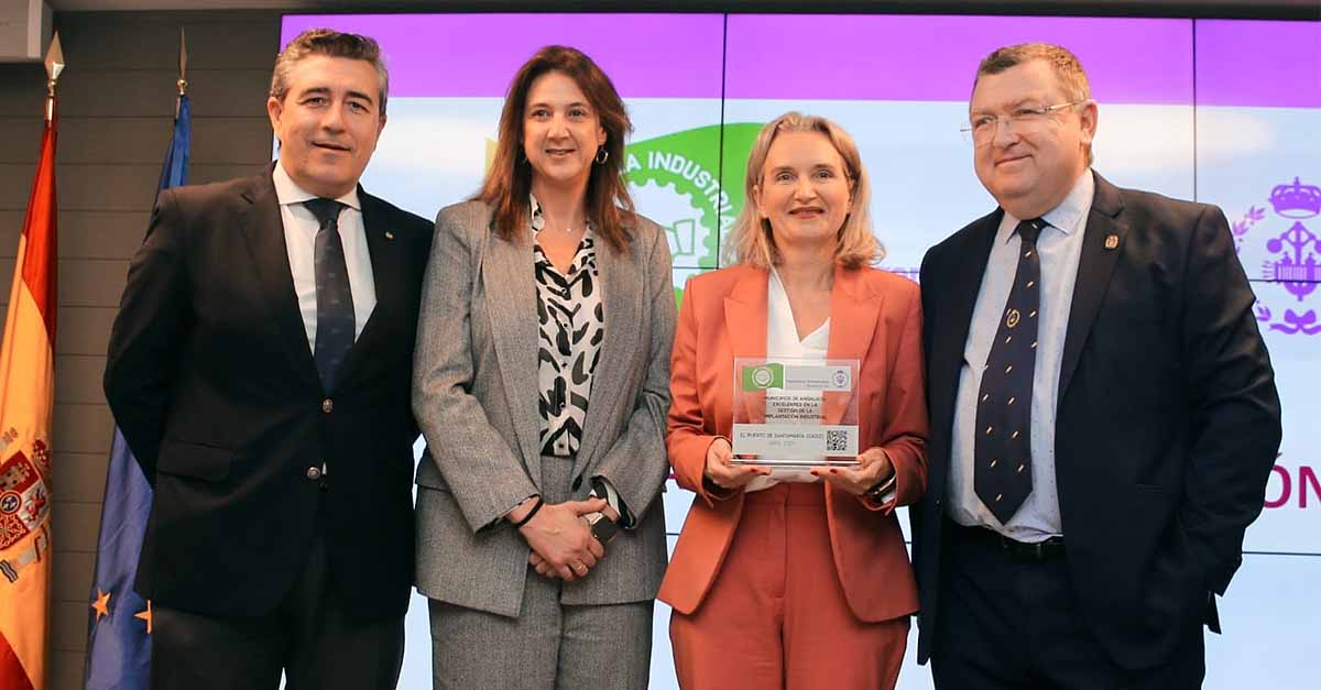 El Ayuntamiento recoge en Sevilla la Bandera Verde del Colegio de Ingenieros Industriales