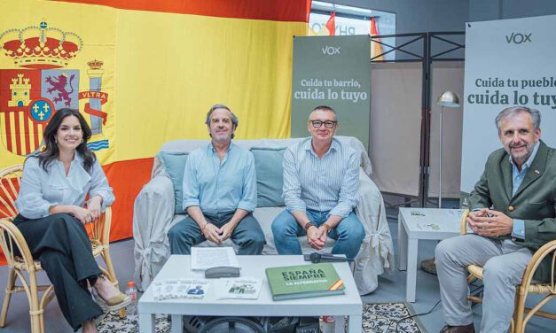 Fito Carreto presenta a Vox como la solución al "terremoto que ha arrasado El Puerto"