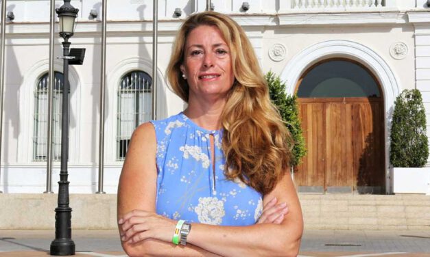 El coordinador de Vox El Puerto dimite tras conocerse que Leocadia Benavente no irá en la lista de Fito Carreto