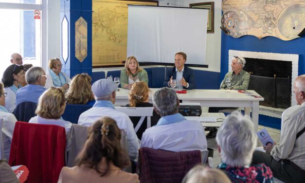 El PSOE celebra un sencillo acto en homenaje al mundo del mar