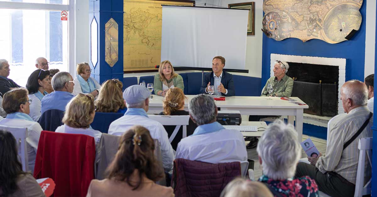 El PSOE celebra un sencillo acto en homenaje al mundo del mar