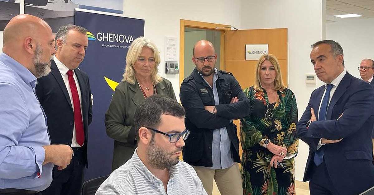 Ghenova recibe en su sede de El Puerto al alcalde Germán Beardo y a la delegada del Gobierno en Cádiz