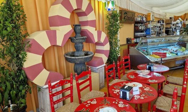 La caseta 'Revuelo', primer premio de decoración de interiores de la Feria