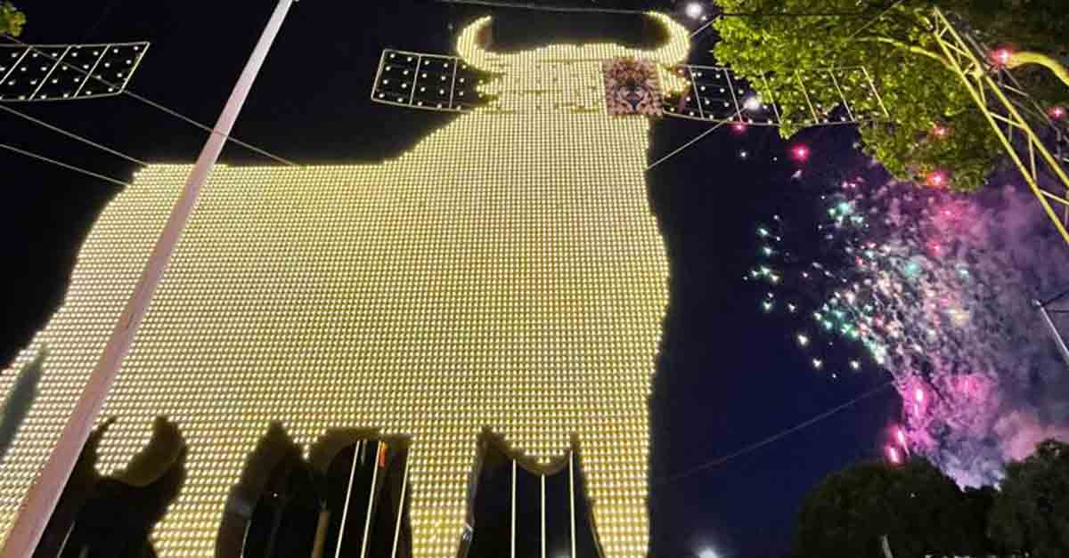El Puerto asegura la iluminación de Feria y Navidad hasta 2028 con un contrato plurianual