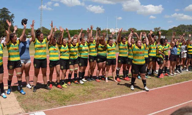El equipo femenino del Club de Rugby Atlético Portuense gana la gran final y consigue el ascenso