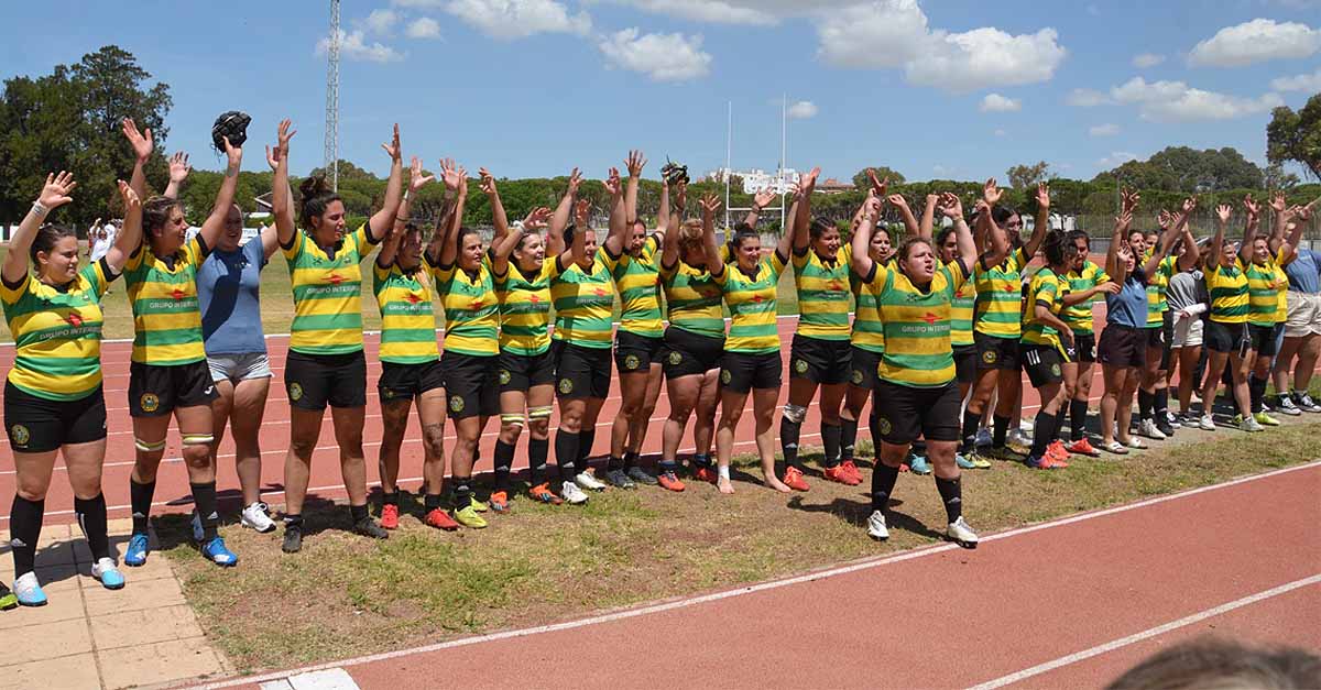 El equipo femenino del Club de Rugby Atlético Portuense gana la gran final y consigue el ascenso