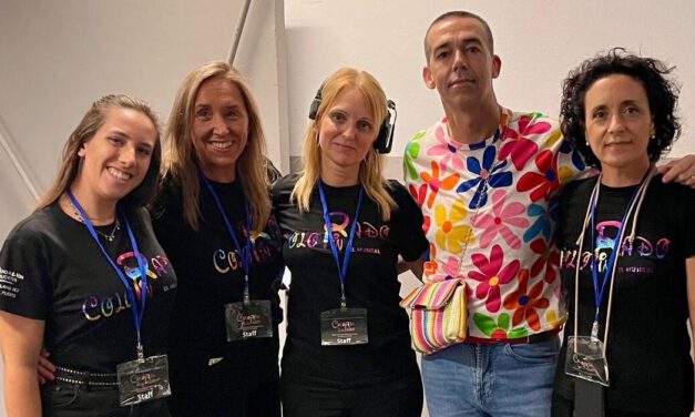 Éxito en la representación de 'Colorín, colorado' de Las Esclavas en el teatro municipal