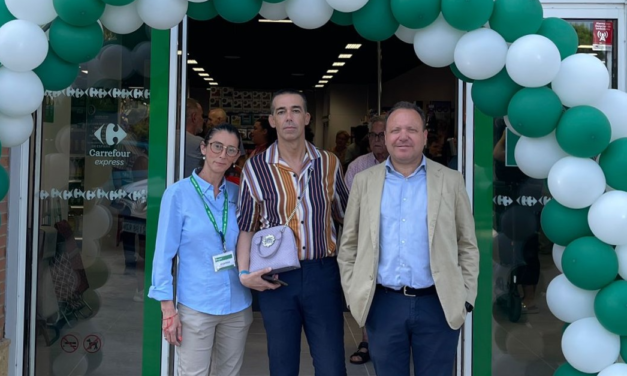 Calleja asiste a la inauguración de Carrefour Exprés en Los Frailes