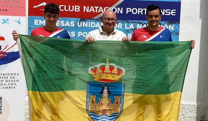 El joven nadador Héctor González competirá en Madrid con la bandera viajera de El Puerto