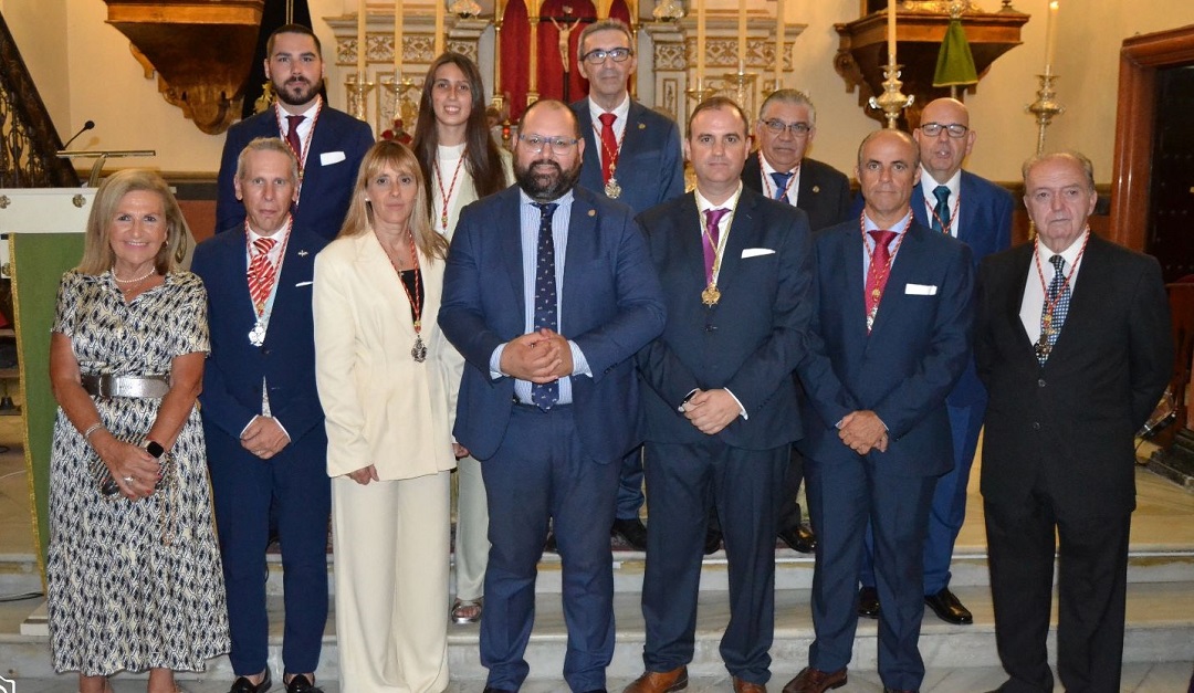 La recién elegida junta de Gobierno de Los Afligidos celebra su eucaristía de toma de posesión