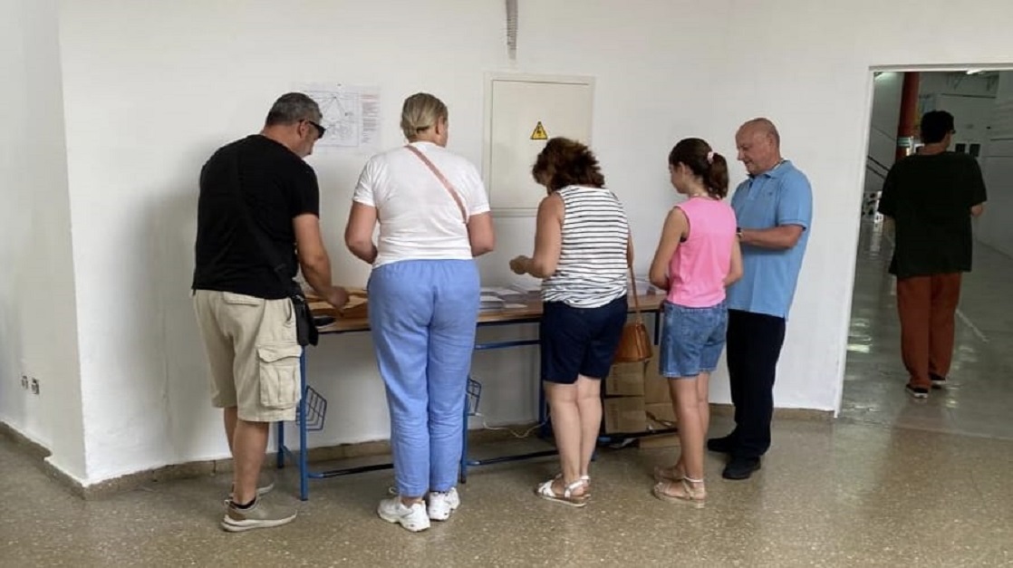 Paralizada la votación en Valdelagrana por la desaparición de papeletas del PSOE