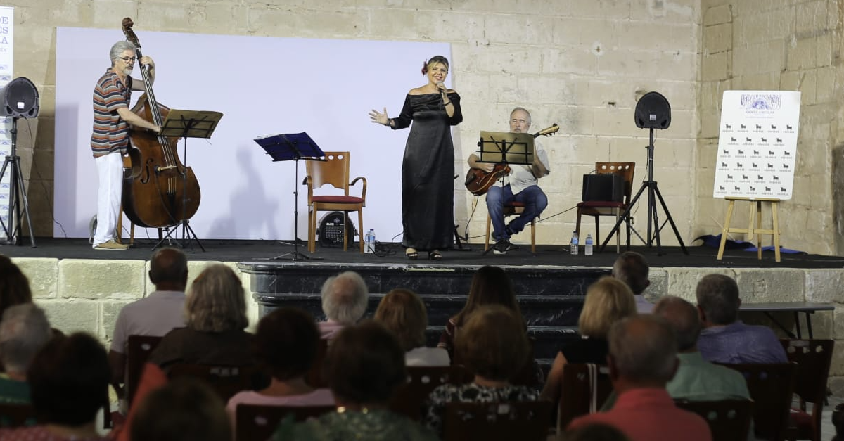 Los boleros de Rita y Nono abrieron Los martes de la Academia