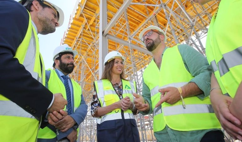 El alcalde confía en que la estación intermodal de autobuses esté en marcha este otoño