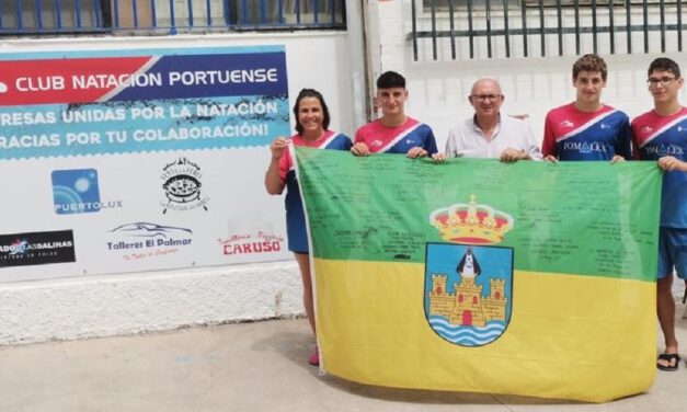 La bandera viajera de El Puerto se va a Sabadell con tres jóvenes nadadores