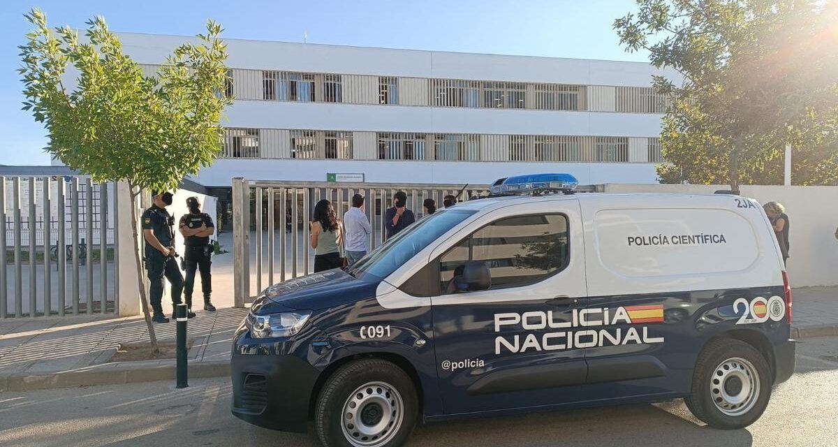 Detenido un menor por apuñalar a tres profesores y dos alumnos en un instituto de Jerez