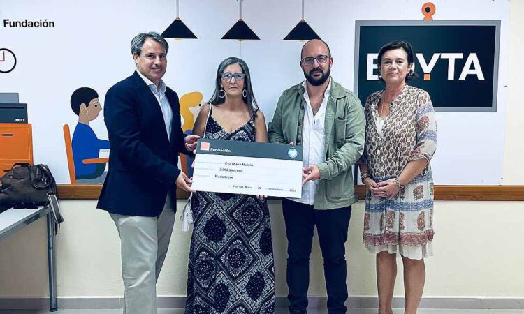 La Fundación Orange entrega el premio ‘AmazingWomen’ a una emprendedora beneficiaria del proyecto EDYTA en El Puerto