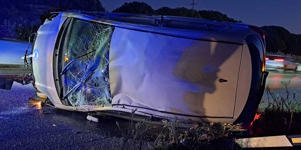 Herida leve tras perder el control de su coche en la A491, dirección Carrefour