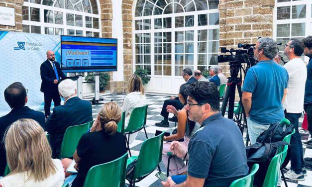 Beardo anima al comercio, hostelería y mercado de Abastos de El Puerto a adherirse a la campaña Cádiz Vale + 2023