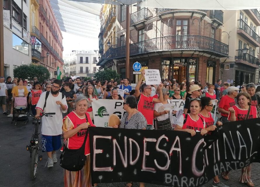 Afectados por cortes de luz endurecen las protestas contra Endesa: "Condiciones inhumanas"