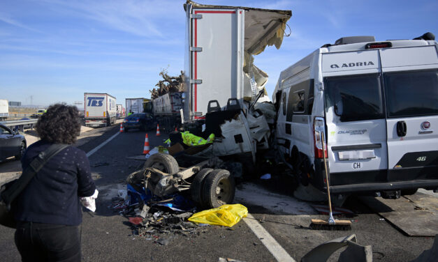 Muere el joven sevillista por el accidente en el que fallecieron su padre y su hermano