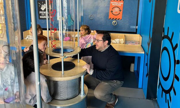 El Puerto acoge 'Creactivity', un espacio interactivo que fomenta el ingenio y la creatividad entre escolares