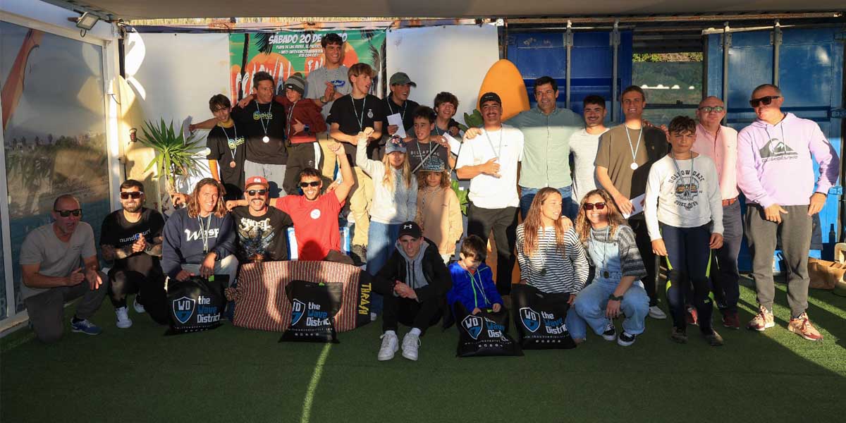 El Festival Enredados llenó el litoral de El Puerto de deportistas de bodyboard y surf, en una competición de gran nivel