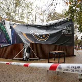 Tres heridos tras el desplome de una carpa en Sevilla por culpa de la lluvia y el viento