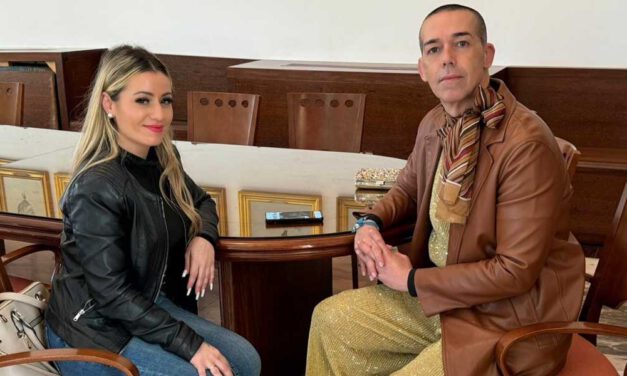 Calleja desea los mayores éxitos a Chabel, que acaba de lanzar su videoclip "Tierra de Talento"