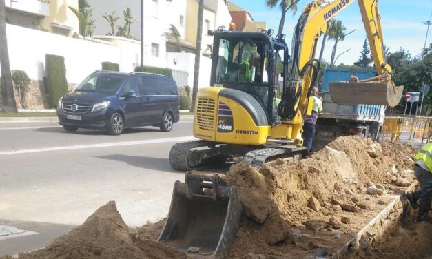 Apemsa lleva a cabo mejoras del abastecimiento en la Avda. Eduardo y Felipe Osborne